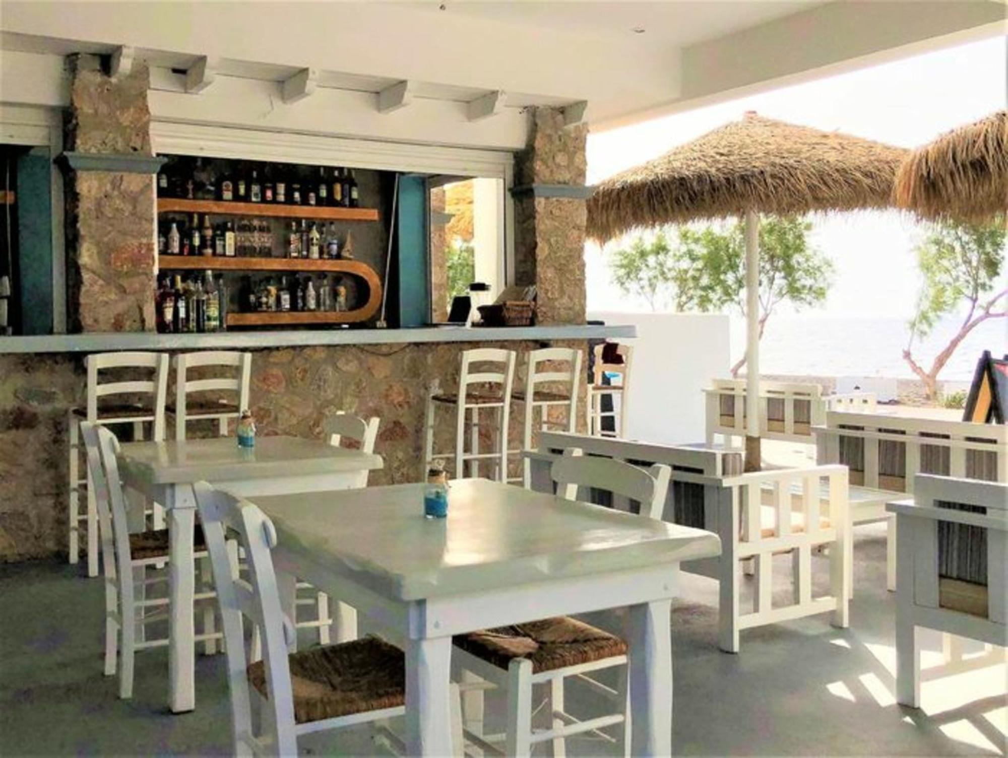 Happy Fish Rooms- Beachfront Perissa  Eksteriør billede